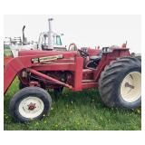 International 674 Tractor with  Hydraulic Freeman Loader