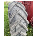 International 674 Tractor with  Hydraulic Freeman Loader