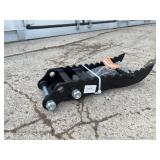 FUTURE Excavator Hydraulic Thumb Clip, 1-2 Ton