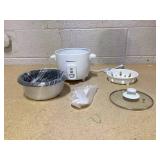 Elite Gourmet 6-Cup Non-Stick Rice Cooker with Steam Tray