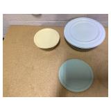 LOT OF 2 Pyrex Glass Mixing Bowls Sets