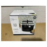 Mainstays 4L Electric Deep Fryer, Matte Black, Stainless Lid, 1800W