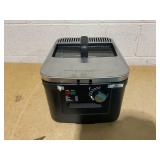 Mainstays 4L Electric Deep Fryer, Matte Black, Stainless Lid, 1800W