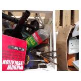 White Crate with contain, Box og Stuff, Paint Gun