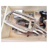 Clamps, 3 point center bar, 2 drawers with content