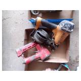 2 air Nailers