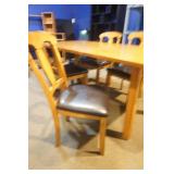 Wooden Dining Room Table and 4 Padded Chairs Wooden Dining Room Table and 4 Padded Chairs