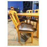 Wooden Dining Room Table and 4 Padded Chairs Wooden Dining Room Table and 4 Padded Chairs