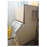 Ice Machine, Bucket and Scoop Ice Machine, Bucket and Scoop