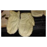Gordini, Suede Gloves (2) and Leather Mittens (2).