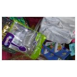 Assorted Entertainment Lot, Pamper Chef Baking Tube.