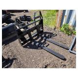 New Skid Steer Pallet Fork Attachment with 4 New Skid Steer Pallet Fork Attachment with 4