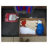 Flat of gloves & 4 scraper. As shown. Flat of gloves & 4 scraper. As shown.
