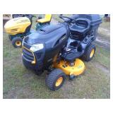 Poulan Pro 19 hp 42 Lawn tractor with bagger. Nice condition. As shown. Poulan Pro 19 hp 42 Lawn tractor with bagger. Nice condition. As shown.