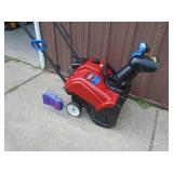 4 cycle Toro Power Clear snow thrower. Electric start. Nice shape. As shown. 4 cycle Toro Power Clear snow thrower. Electric start. Nice shape. As shown.