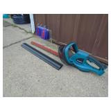 Makita 18 volt hedge trimmer 22. Trade show display. Makita 18 volt hedge trimmer 22. Trade show display.