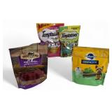 Pet Treat Lot w/ Heartland Farms, Temptations & Pedigree Dentastix Pet Treat Lot w/ Heartland Farms, Temptations & Pedigree Dentastix