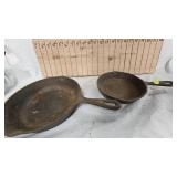 No 3 and No 5 Cast Iron Pans-Pair No 3 and No 5 Cast Iron Pans-Pair