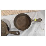 No 3 and No 5 Cast Iron Pans-Pair No 3 and No 5 Cast Iron Pans-Pair
