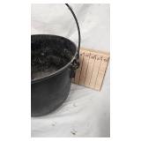 Cast Iron  Stew Pot with Handle Cast Iron  Stew Pot with Handle