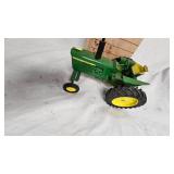 1:16 Scale John Deere 3010 or 3020 Tractor 1:16 Scale John Deere 3010 or 3020 Tractor