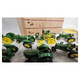1:87 Miniature John Deere Toys along with Ertl Square Baler Miniature 1:87 Miniature John Deere Toys along with Ertl Square Baler Miniature
