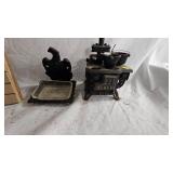 Queen Miniature Cast Iron Stove/Oven with pots Queen Miniature Cast Iron Stove/Oven with pots