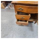 Vintage Washstand/Vanity Dresser Vintage Washstand/Vanity Dresser