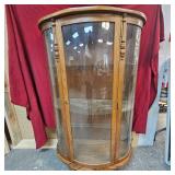 Curio Cabinet with 3 Glass Shelve, Nice Condition Curio Cabinet with 3 Glass Shelve, Nice Condition