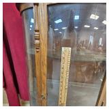 Curio Cabinet with 3 Glass Shelve, Nice Condition Curio Cabinet with 3 Glass Shelve, Nice Condition