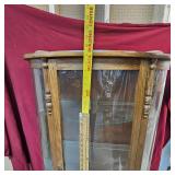 Curio Cabinet with 3 Glass Shelve, Nice Condition Curio Cabinet with 3 Glass Shelve, Nice Condition