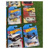 24 Hot Wheels
