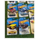 24 Hot Wheels