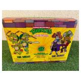 TMNT Leonardo vs Rocksteady, & Figures
