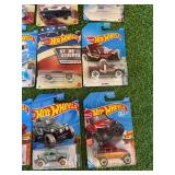 24 Hot Wheels