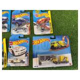 24 Hot Wheels