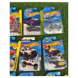 24 Hot Wheels