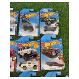 24 Hot Wheels