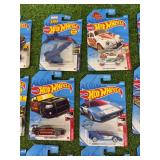 24 Hot Wheels