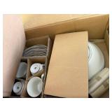 28 Piece Set Christmas China 28 Piece Set Christmas China