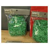 Spritz Gift Decor: Table Covers, Filler, Yarn Accents - Brand New