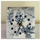 Handcrafted Ceramic Leaf Pattern Desk Clock