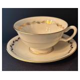 Lenox Golden Wreath China Dinnerware Set with Plates, Cups, and Saucers