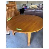 Beautiful Hekman Brand -  Dining room table with six chairs. Excellent condition. High-end! OVER $6000 RETAIL Beautiful Hekman Brand -  Dining room table with six chairs. Excellent condition. High-end! OVER $6000 RETAIL