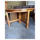 Beautiful Hekman Brand -  Dining room table with six chairs. Excellent condition. High-end! OVER $6000 RETAIL Beautiful Hekman Brand -  Dining room table with six chairs. Excellent condition. High-end! OVER $6000 RETAIL