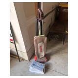 Oreck XL Gold Vacuum w/bags - ORECK XL GOLD Powerful, lightweight, upright, vacuum perfect working condition Oreck XL Gold Vacuum w/bags - ORECK XL GOLD Powerful, lightweight, upright, vacuum perfect working condition