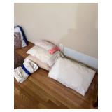 Lot of Bedding, Pillows & sheets Lot of Bedding, Pillows & sheets