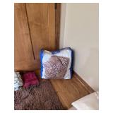 Lot of Bedding, Pillows & sheets Lot of Bedding, Pillows & sheets