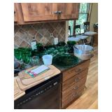 Large Lot Kitchen/Living items - See description - PERFECT RESELLERS LOT Large Lot Kitchen/Living items - See description - PERFECT RESELLERS LOT