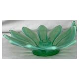 Vintage Green Glassware Pair - Inlcudes L.E.Smith 6" Covered Compote and Fostoria Heirloom Rolled Candle Holder(8.5"W) Vintage Green Glassware Pair - Inlcudes L.E.Smith 6" Covered Compote and Fostoria Heirloom Rolled Candle Holder(8.5"W)